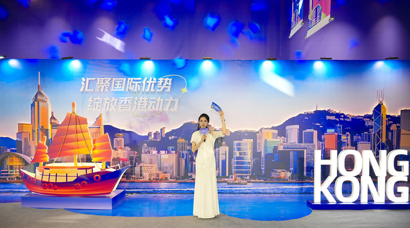 沉浸式維港打卡點。