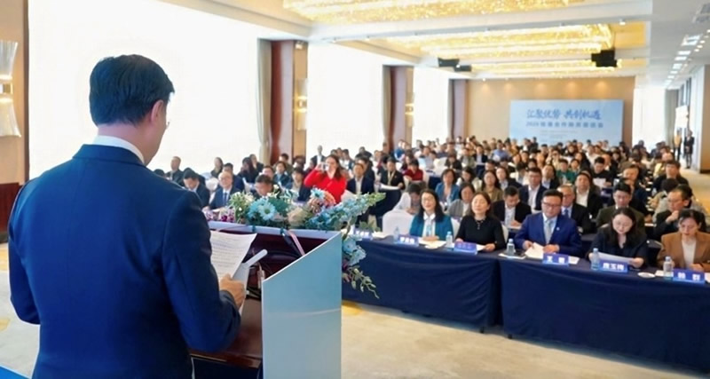 駐廣西聯絡處主任王卓然先生在活動開始時向出席人士致辭。2