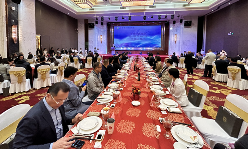 負責駐粵辦「粵港澳大灣區發展推廣中心」的駐粵辦副主任劉錦泉呼籲在內地的港人港企代表在12月10日投票日踴躍投票。