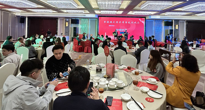 劉錦泉副主任致辭時鼓勵內地人才和企業善用香港『一國兩制』的獨特優勢，來港開拓更多發展機遇，以充分發揮香港『引進來、走出去』的雙向平臺角色。